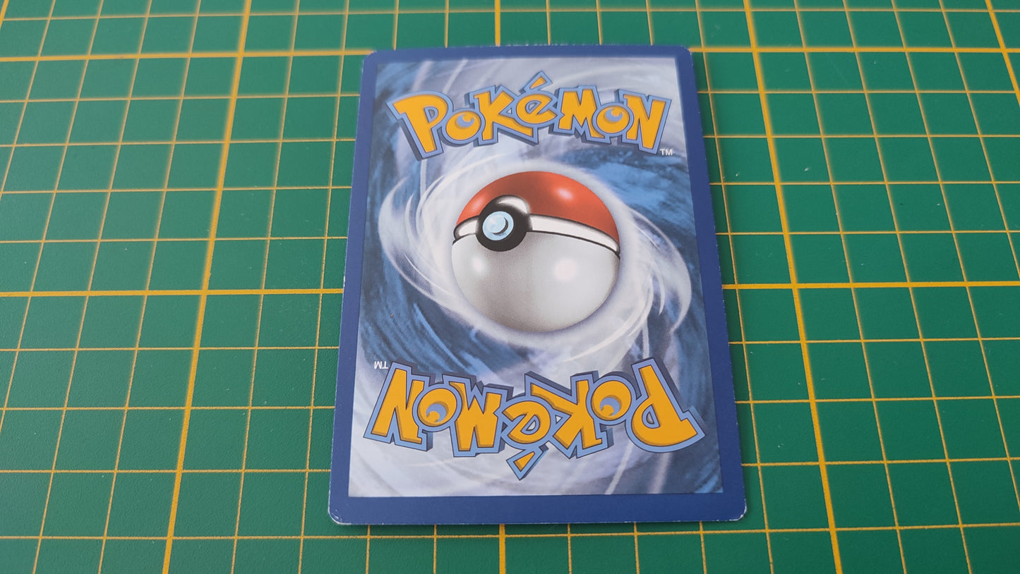 001/264 Carte Pokémon Chenipan commune reverse Epée et Bouclier EB08 Poing de Fusion #B10