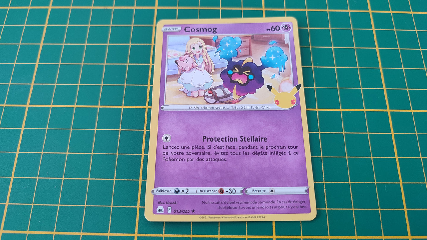 013/025 Carte Pokémon Cosmog rare holographique Epée et Bouclier EB07.5 Célébration #B10