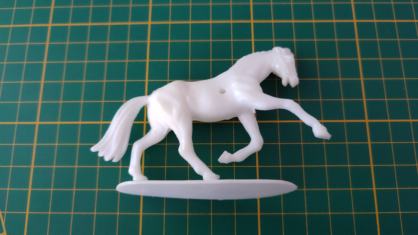 Animal figurine cheval blanc dans l'état #C51-46