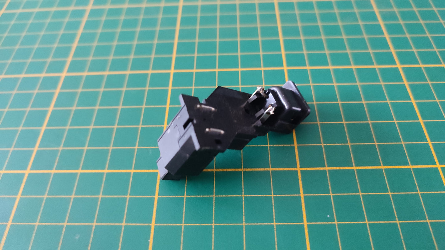 Bouton ON / OFF pièce détachée console de jeux Nintendo Gamecube DOL-001 (EUR) #D66