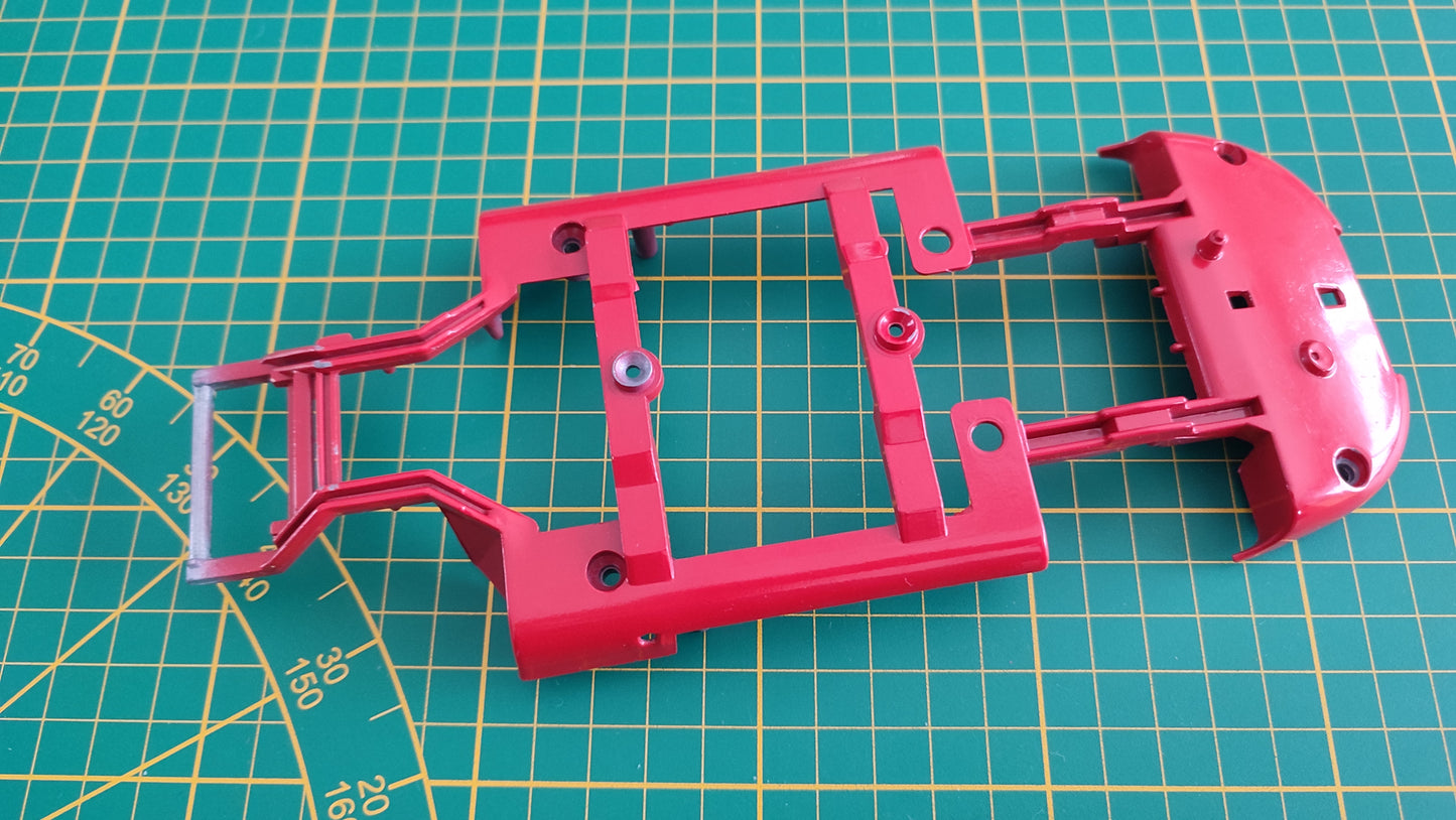 Carcasse châssis inférieur pièce détachée miniature Bburago Burago Jaguar type E 1961 1/18 1/18e 1/18ème #C35