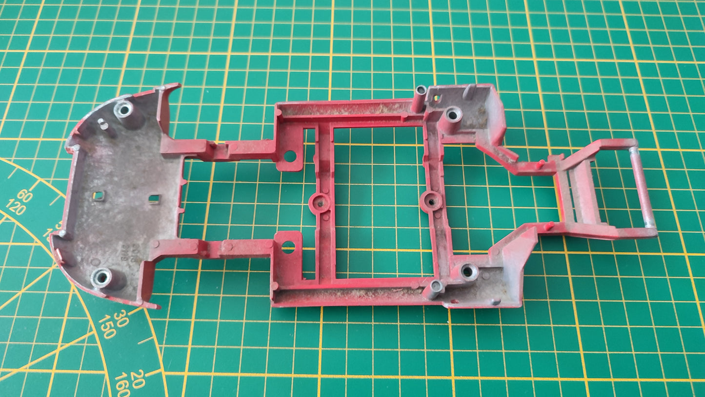 Carcasse châssis inférieur pièce détachée miniature Bburago Burago Jaguar type E 1961 1/18 1/18e 1/18ème #D33