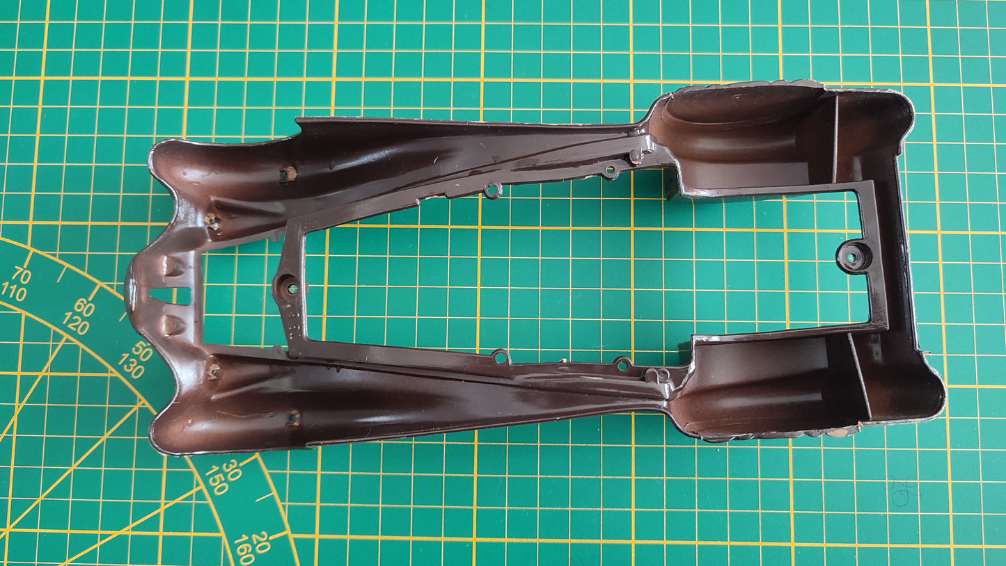 Châssis externe pièce détachée miniature Polistil Bmw 328 TG6 1/16 1/16e 1/16ème #C29