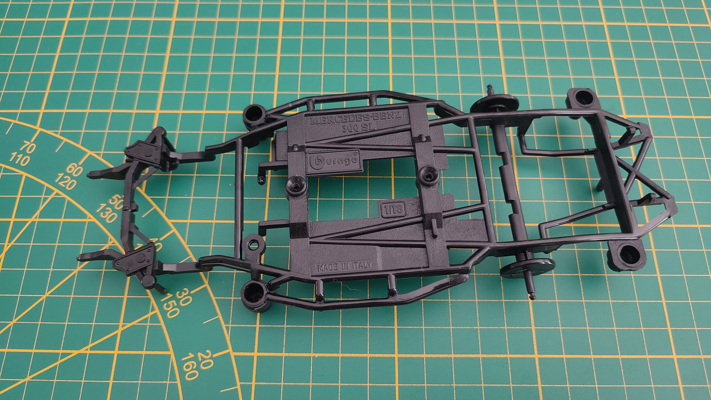 Châssis inférieur pièce détachée miniature Bburago Burago Mercedes-benz 300 sl cabriolet 1/18 1/18e 1/18ème #E04