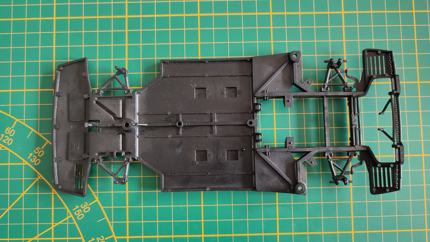 Châssis inférieur pièce détachée miniature Burago Bburago Ferrari Gto 1984 1/18 1/18e 1/18ème #D03