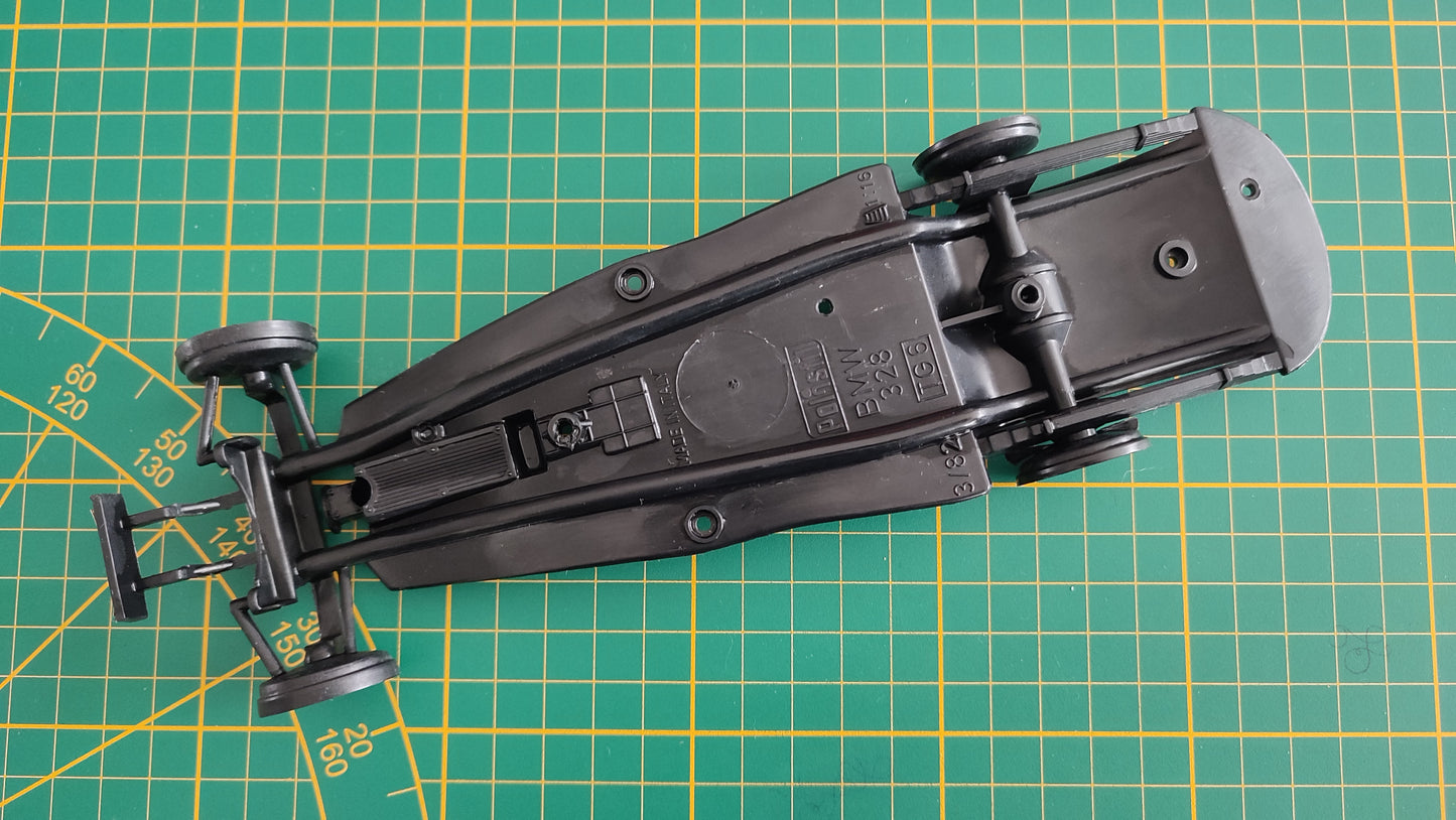 Châssis inférieur pièce détachée miniature Polistil Bmw 328 TG6 1/16 1/16e 1/16ème #C29