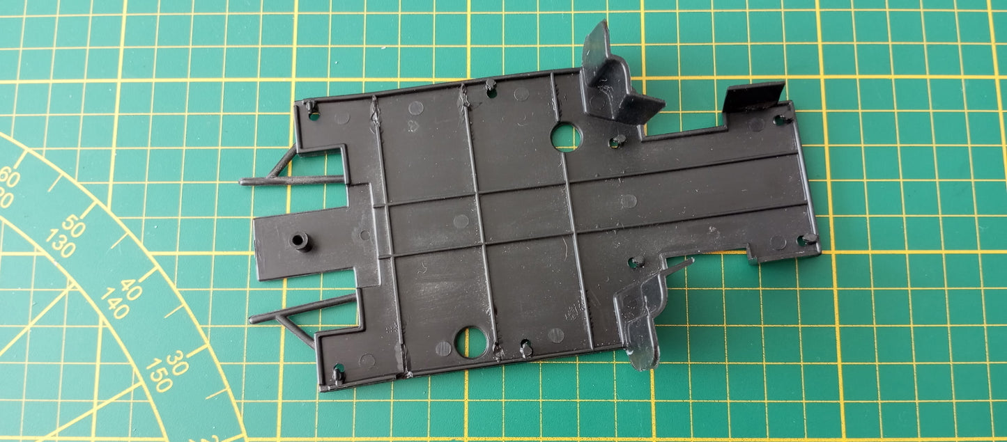 Châssis plastique pièce détachée miniature Jouef evolution Ferrari 330 P4 1/18 1/18e 1/18ème #E70