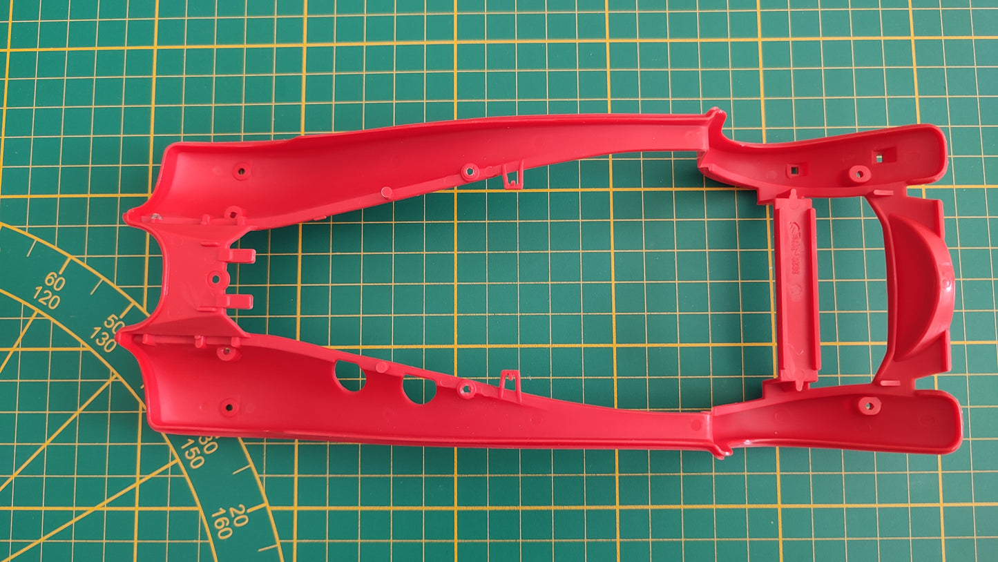 Châssis rouge pièce détachée miniature Mercedes Benz 500 K Roadster 1936 Bburago Burago 1/20 1/20e 1/20eme #D02