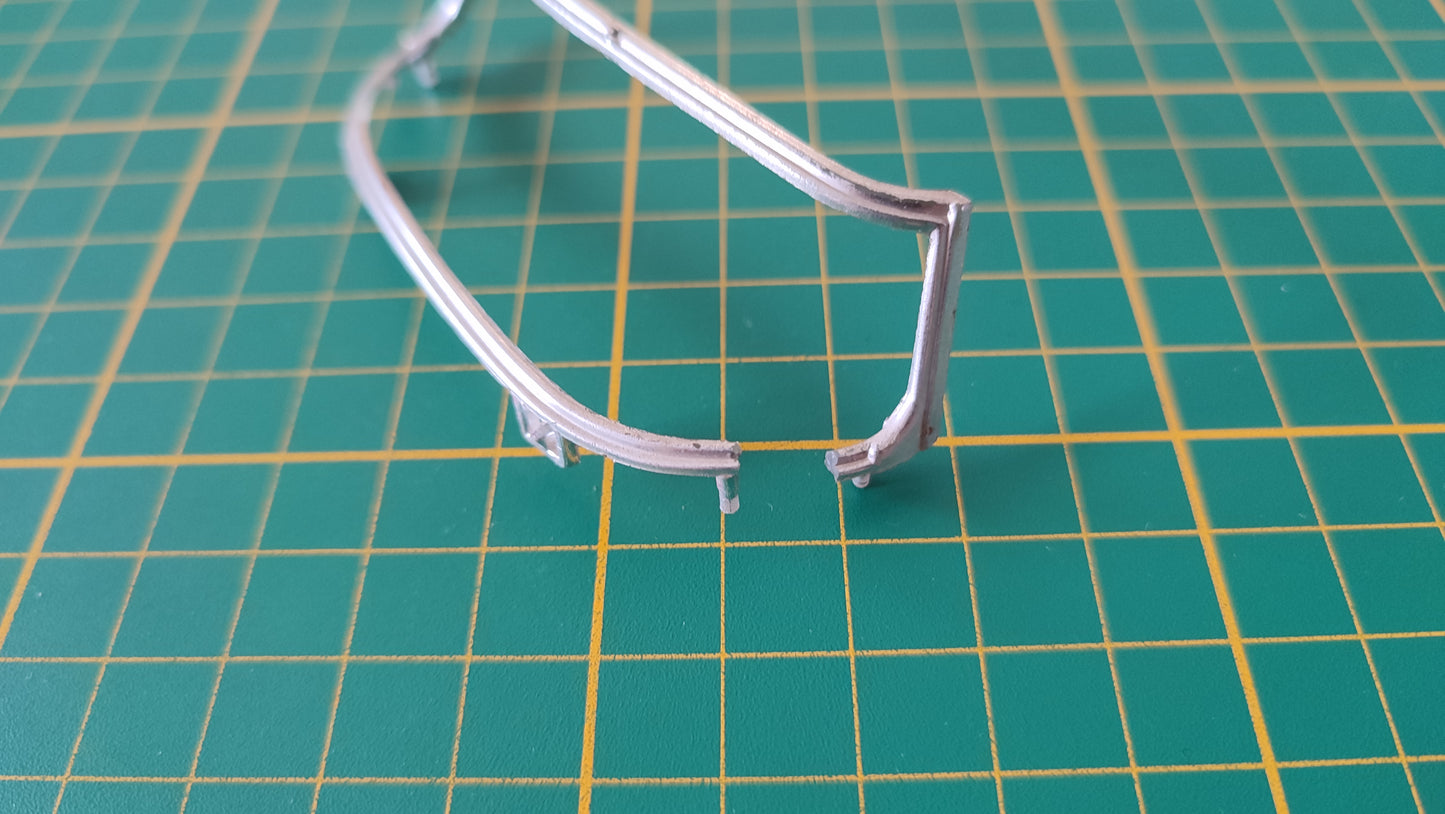 Contour pare-brise cassée a coller pièce détachée miniature Bburago Burago Jaguar type E 1961 1/18 1/18e 1/18ème #D33