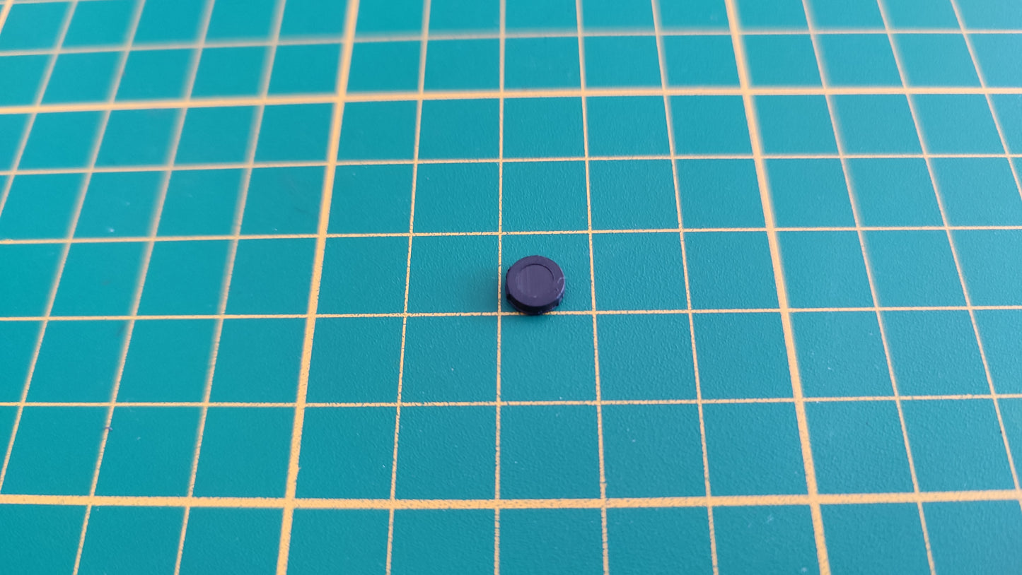 Insigne du volant 45C n°45 pièce détachée Renault R8 Gordini 1/8 1/8ème Eaglemoss Collections #A67