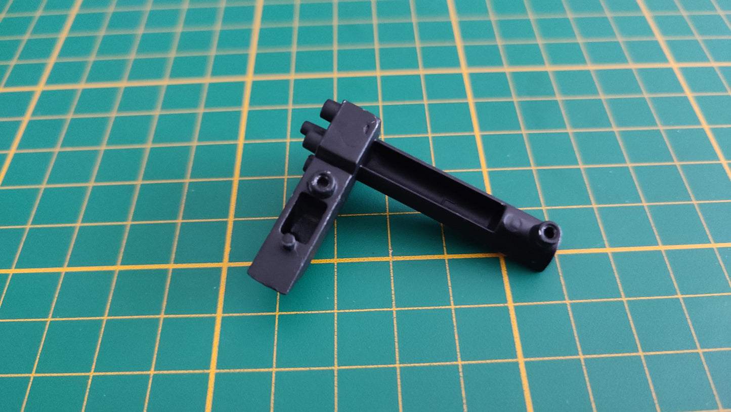 Logement de la barre de torsion arrière gauche 23A pièce n°23 pièce détachée Porsche 911 Carrera RS 2.7 1/8 1/8ème Altaya #B37