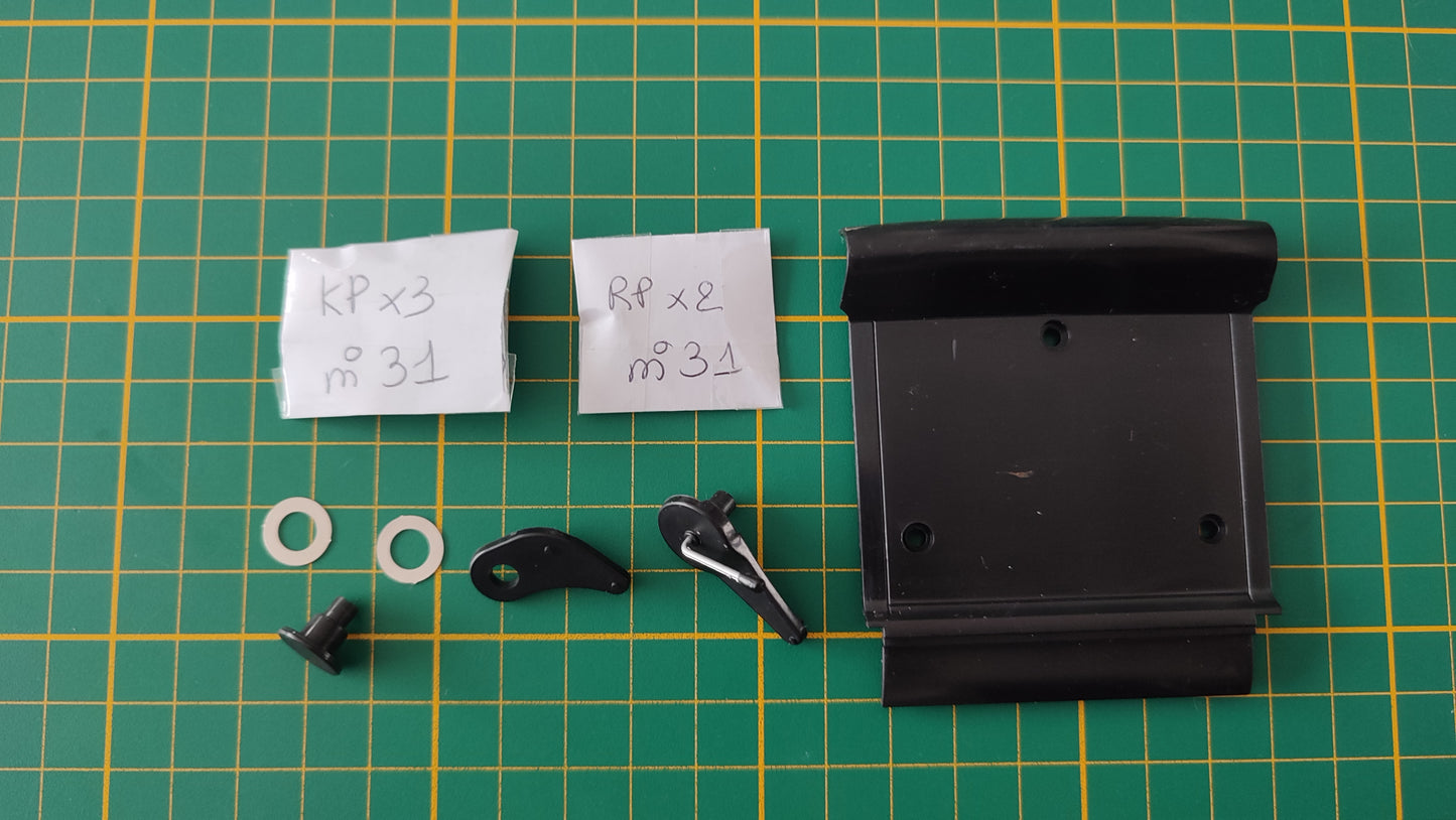 Lot pièces du fascicule n°31 pièce détachée Renault R8 Gordini 1/8 1/8ème Eaglemoss collections #D61