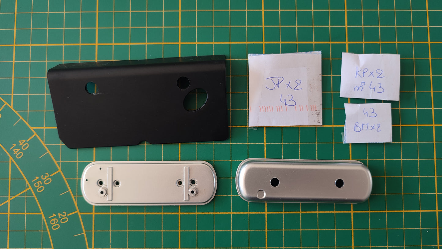 Lot pièces du fascicule n°43 pièce détachée Renault R8 Gordini 1/8 1/8ème Eaglemoss collections #D61