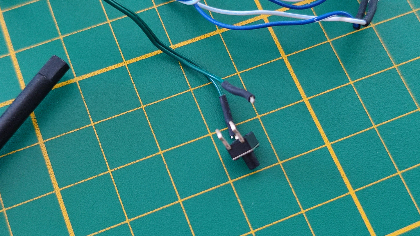 Lot pièces du fascicule n°45 pièce détachée Renault R8 Gordini 1/8 1/8ème Eaglemoss collections #D08