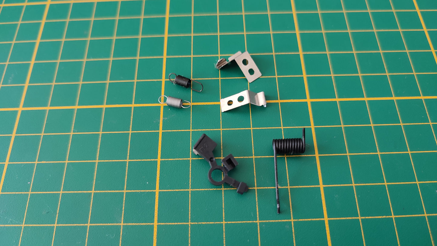 Lot ressorts ouverture capot pièce détachée console de jeux Sony Playstation 2 Ps2 SCPH-77004 #D43