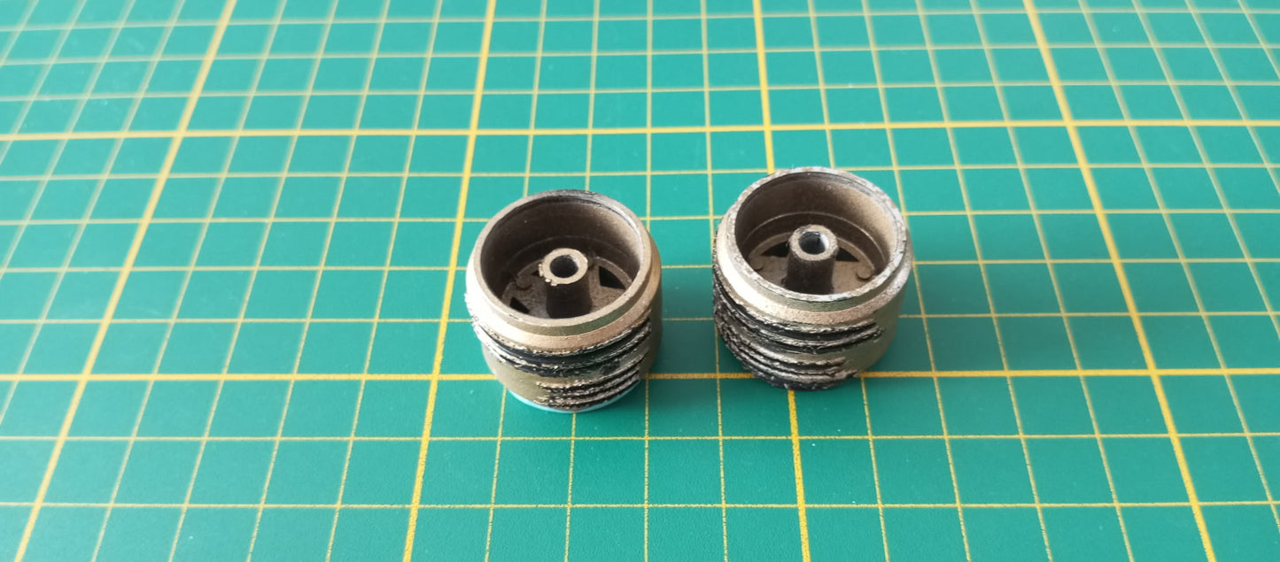 Lot x2 jantes arrière pièce détachée miniature Jouef evolution Ferrari 330 P4 1/18 1/18e 1/18ème #E70
