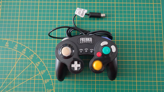 Manette filaire Freaks & Geeks pour Nintendo Gamecube #E37