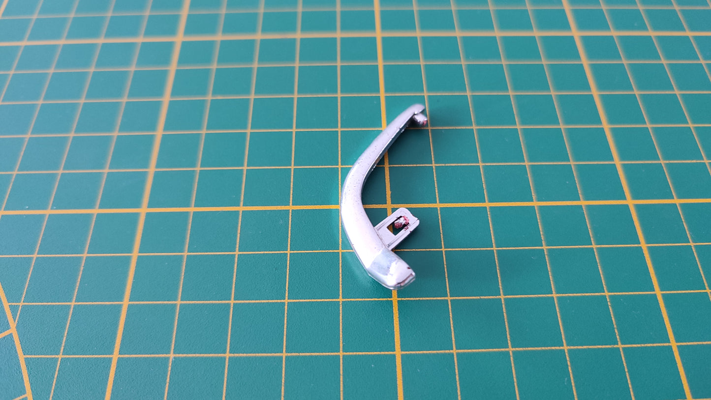 Pare-chocs arrière gauche pièce détachée miniature Bburago Burago Lancia Aurelia B24 Spider 1955 1/18 1/18e 1/18ème #B87