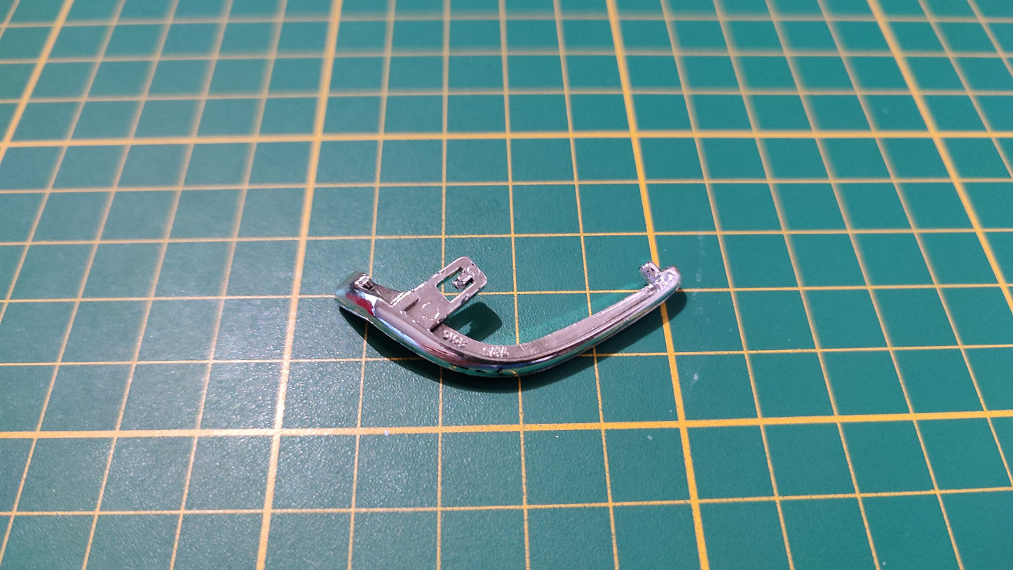 Pare-chocs arrière gauche pièce détachée miniature Bburago Burago Lancia Aurelia B24 Spider 1955 1/18 1/18e 1/18ème #C47