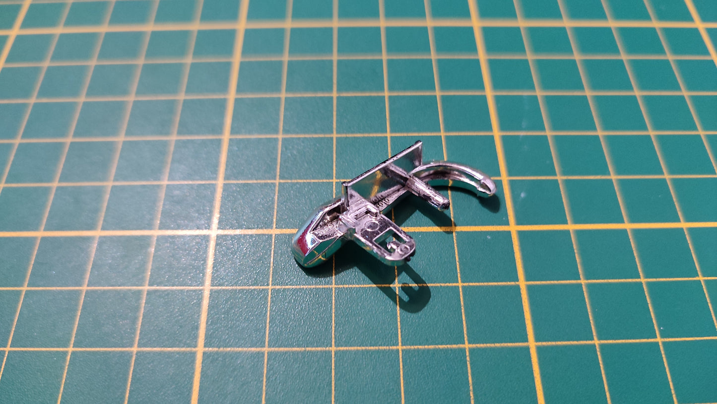 Pare-chocs avant gauche pièce détachée miniature Bburago Burago Lancia Aurelia B24 Spider 1955 1/18 1/18e 1/18ème #C47