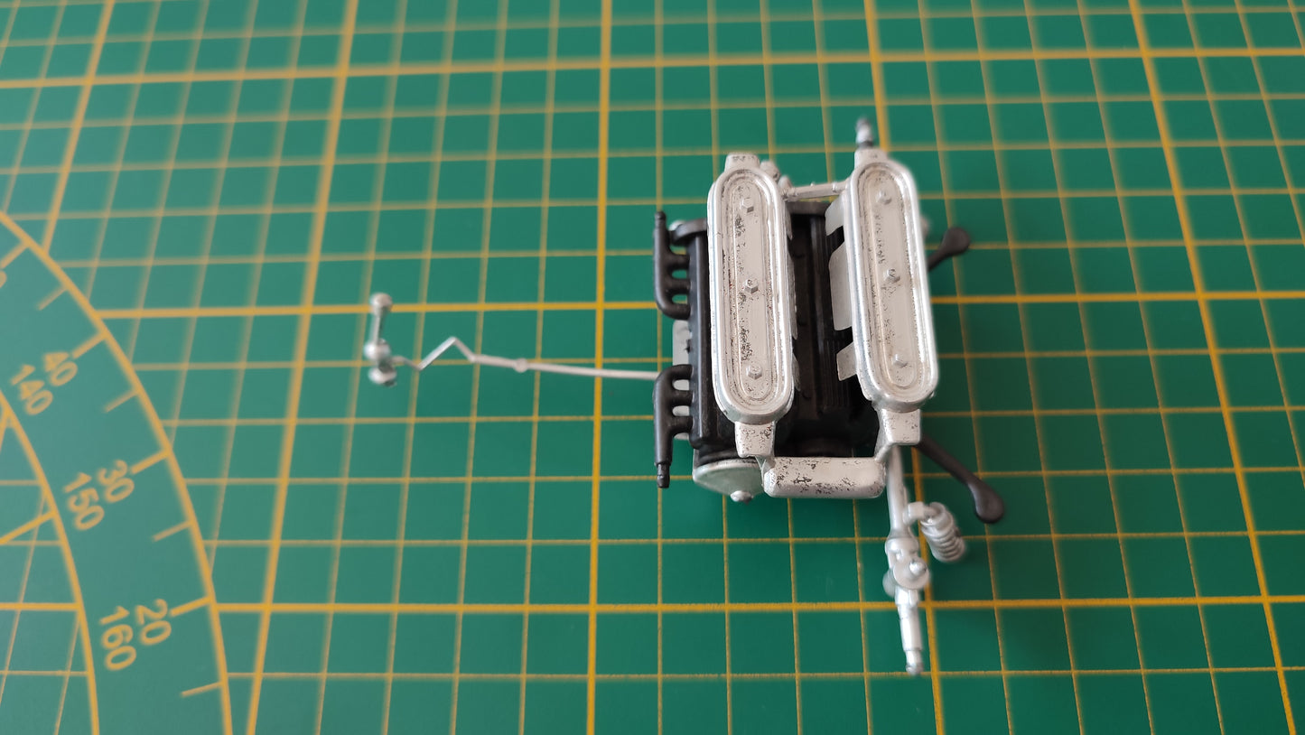 Partie moteur n°3 pièce détachée miniature Tonka Polistil Lamborghini Miura 1/18 1/18e 1/18ème #D25