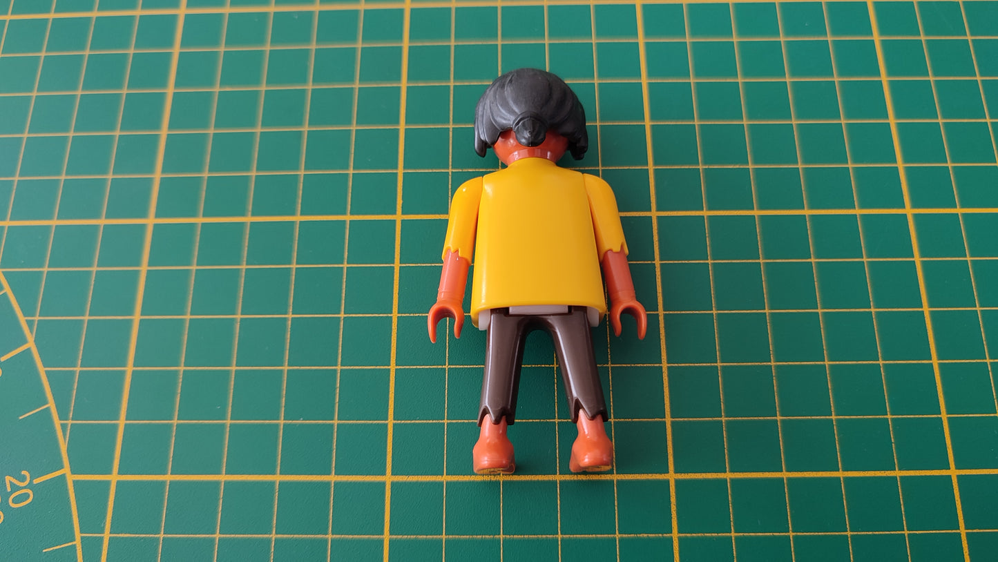 Personnage pull jaune référence 30 00 9622 pièce détachée Playmobil #A71