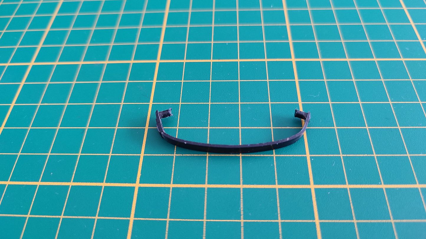 Petite baguette capot avant pièce détachée miniature Polistil Bmw 328 TG6 1/16 1/16e 1/16ème #C29