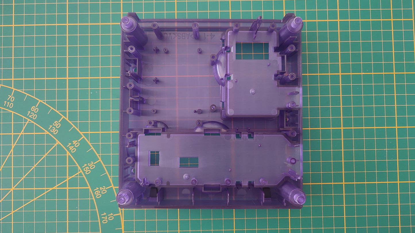 Plasturgie inférieure seule violette transparente pièce détachée pour console de jeux Nintendo Game cube Gamecube DOL-101 et ou DOL-001