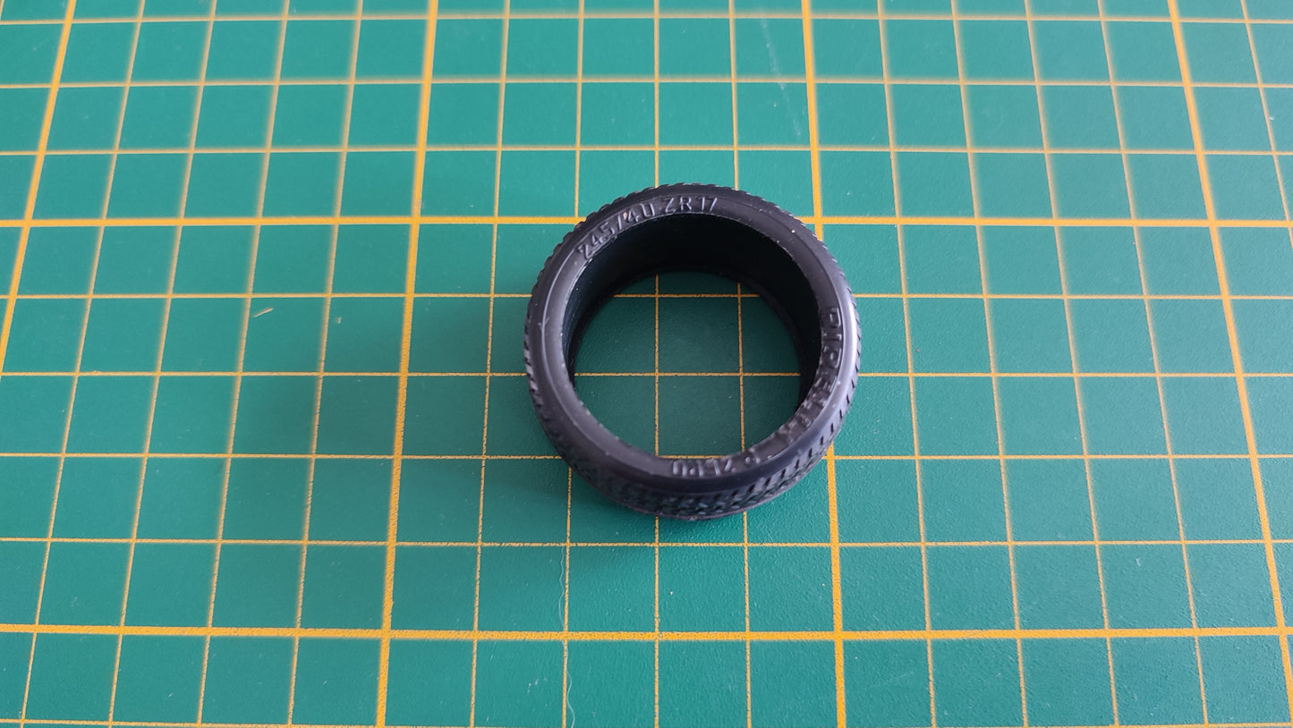 Pneu avant Pirelli pièce détachée miniature Burago Bburago Lamborghini Diablo 1990 1/18 1/18e 1/18ème #D04