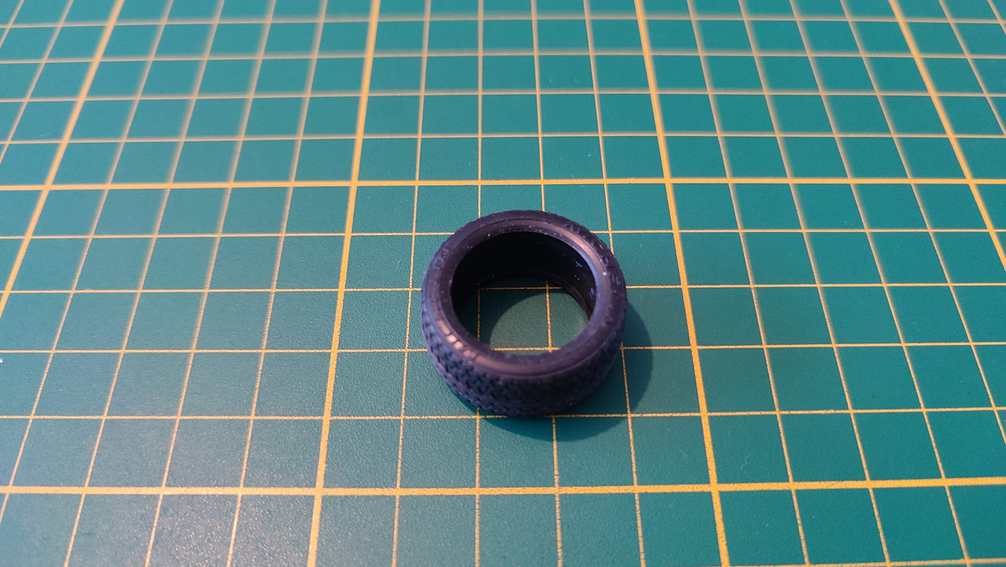 Pneu seul pièce détachée miniature Bburago Burago Ford Escort RS Cosworth 1/24 1/24e 1/24ème #D38