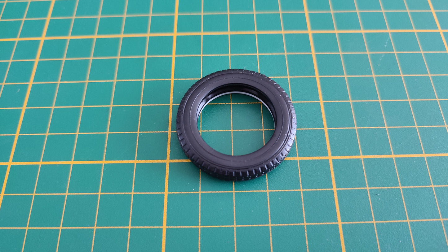 Pneu seul pièce détachée miniature Solido Ford V8 1936 citerne California oïl 1/19 1/19e 1/19ème #C65