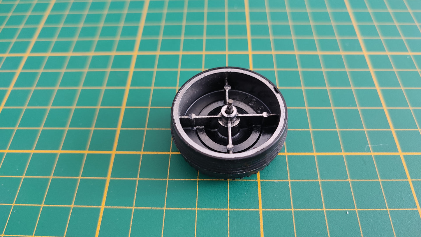 Roue seule pièce détachée miniature Polistil Bmw 328 TG6 1/16 1/16e 1/16ème #C29