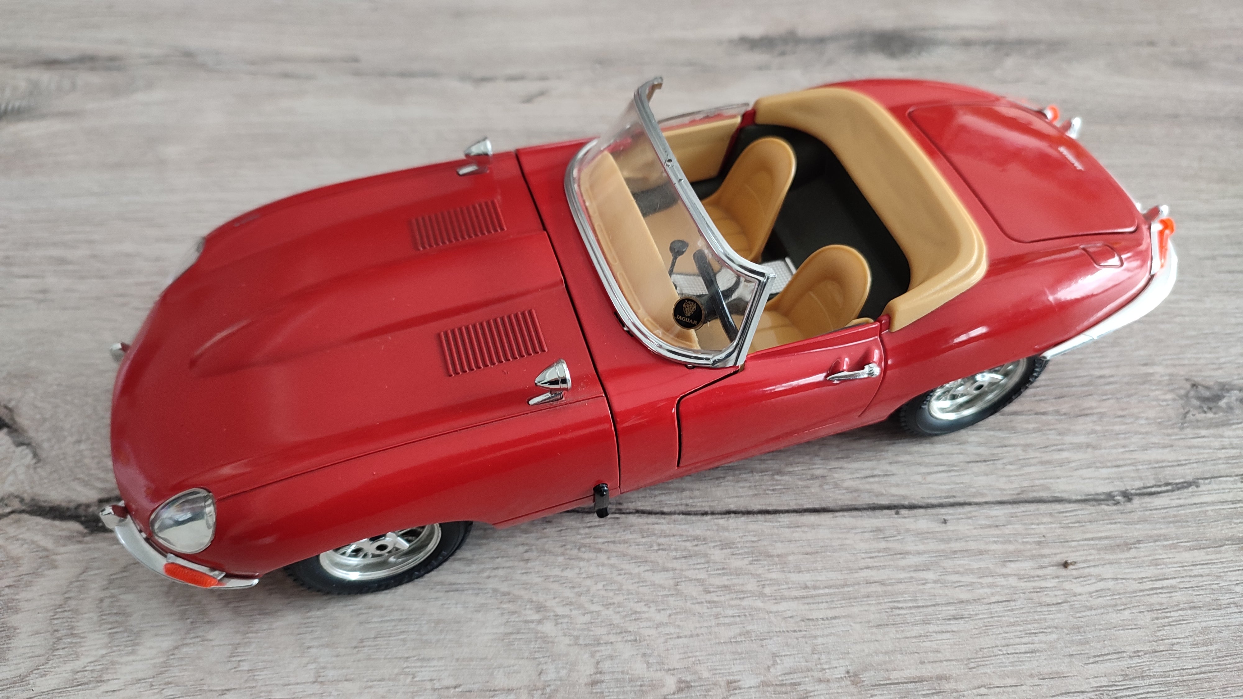Pièce Moteur Miniature Jaguar Type E 1961 - Échelle 1/18 - Marque Burago - Occasion