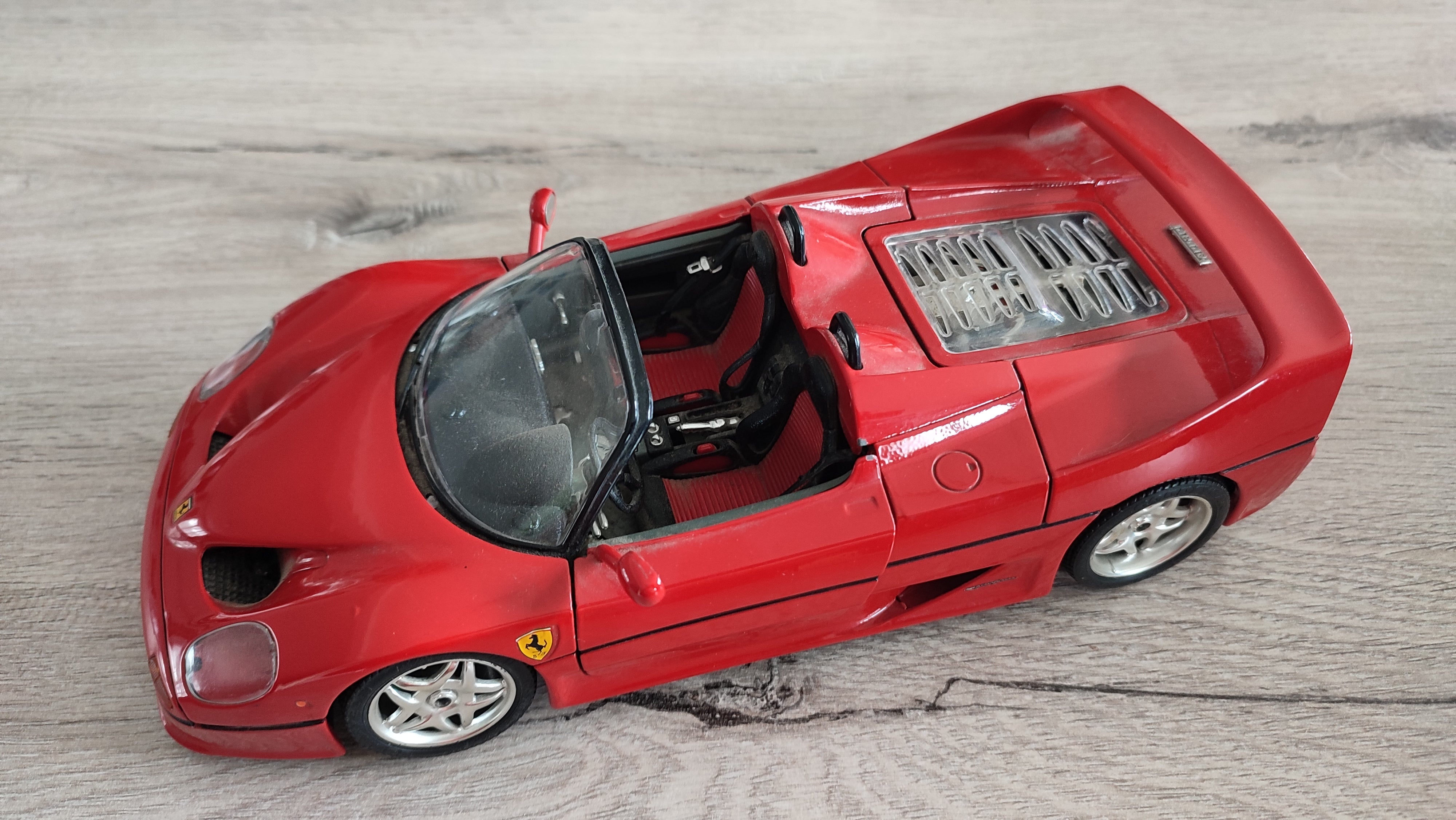 Maquette Tamiya – Ferrari F50 – Échelle 1/18 – Neuve