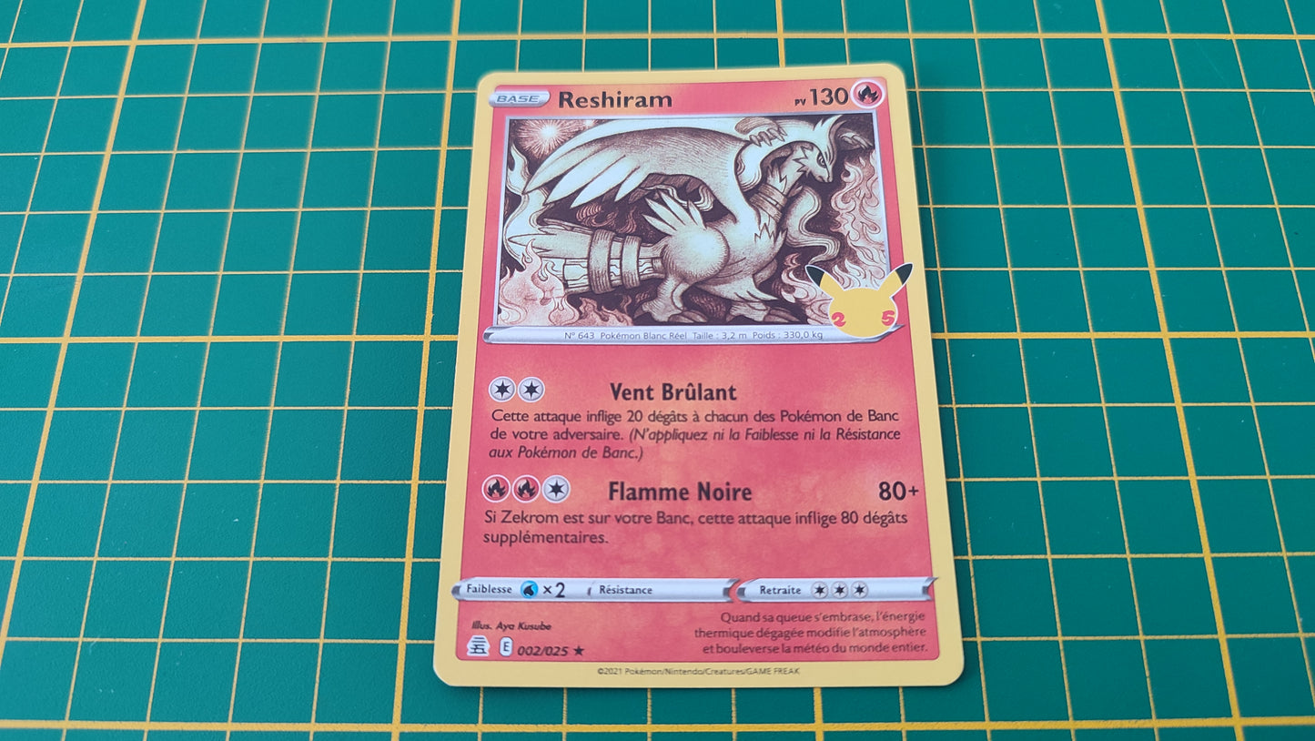 002/025 Carte Pokémon Reshiram rare holographique Epée et Bouclier EB07.5 Célébration #B10