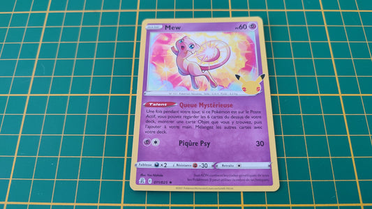 011/025 Carte Pokémon Mew rare holographique Epée et Bouclier EB07.5 Célébration #B10