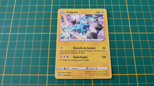 052/198 Carte Pokémon Fulguris rare holographique Epée et Bouclier EB06 Règne de glace #B10