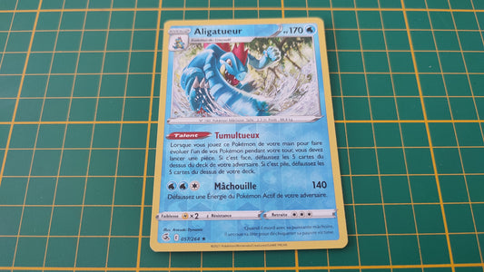 057/264 Carte Pokémon Aligatueur rare reverse Epée et Bouclier EB08 Poing de Fusion #B10