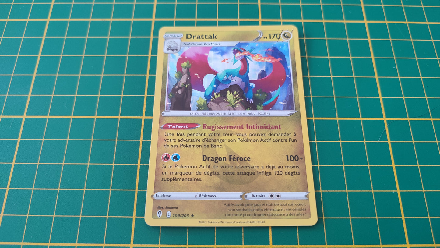 109/203 Carte Pokémon Drattak rare holographique Epée et Bouclier EB07 Evolution Céleste #B10