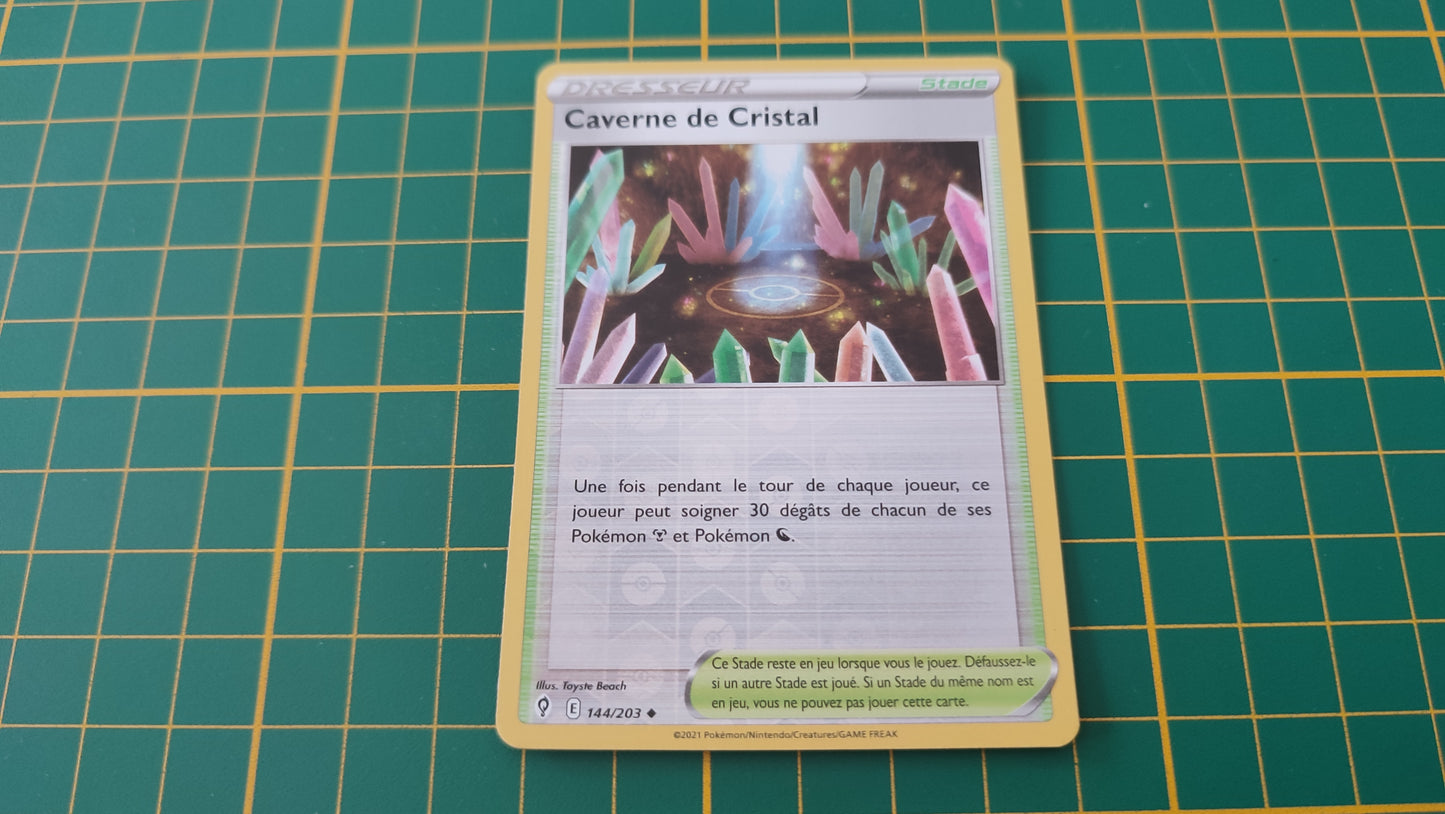 144/203 Carte Pokémon Caverne de Cristal peu commune reverse Epée et Bouclier EB07 Evolution Céleste #B10