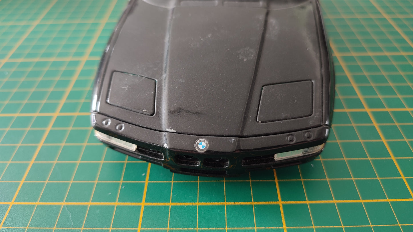 Carcasse carrosserie pièce détachée miniature Maisto Bmw 850i 1/18 1/18e 1/18ème #C95