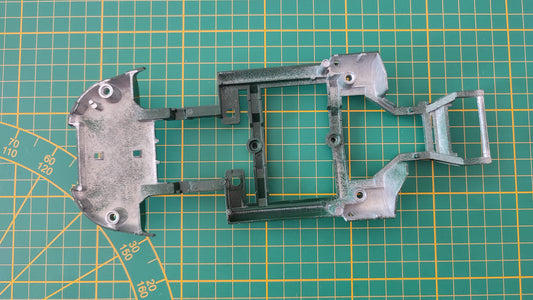 Carcasse châssis inférieur pièce détachée miniature Bburago Burago Jaguar type E 1961 1/18 1/18e 1/18ème #B88