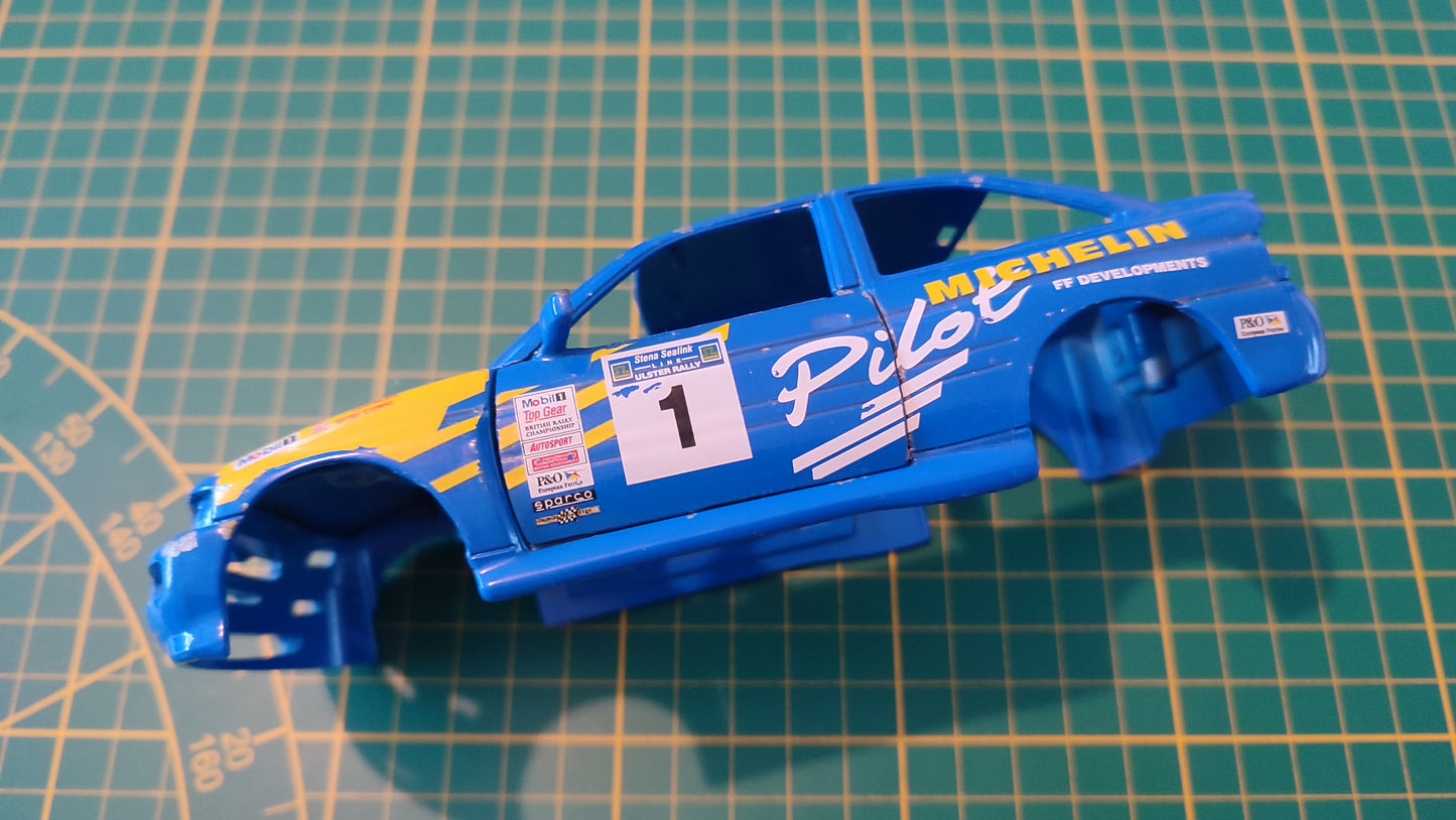 Carrosserie carcasse pièce détachée miniature Bburago Burago Ford Escort RS Cosworth 1/24 1/24e 1/24ème #D38