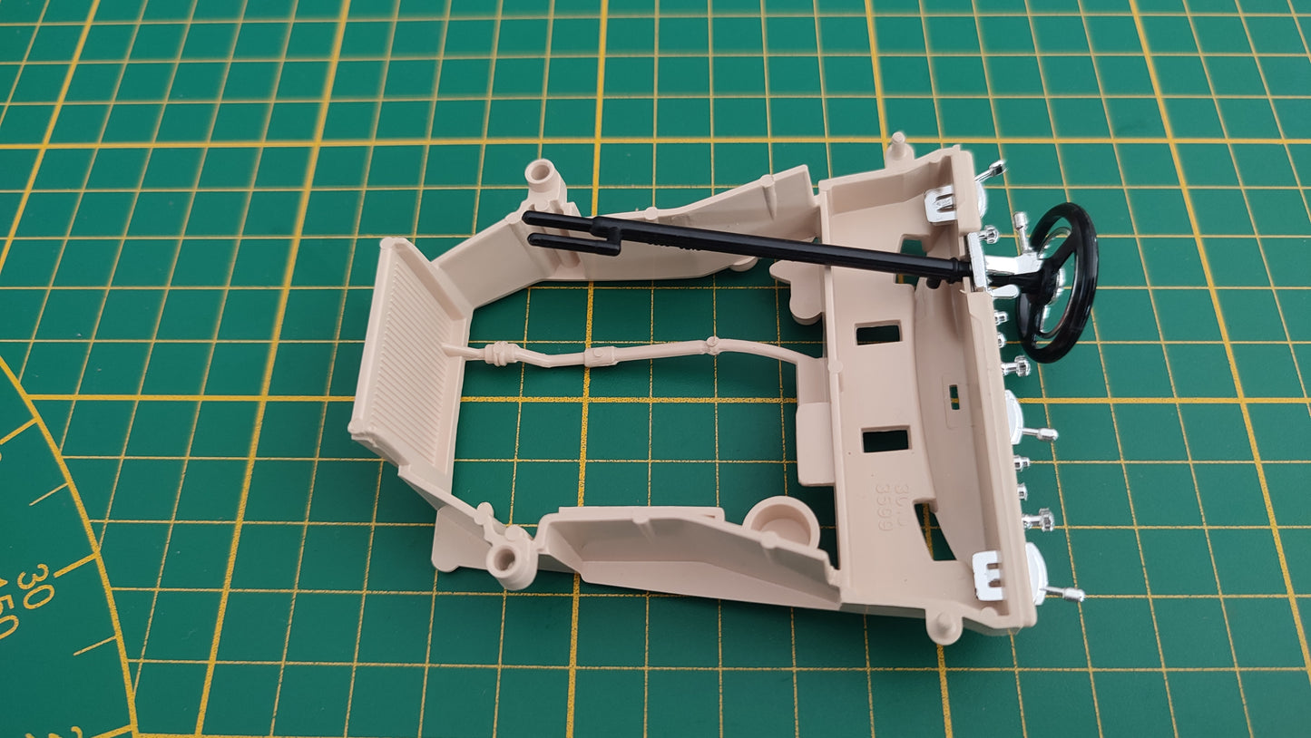 Châssis + tableau de bord pièce détachée miniature Bburago Burago Mercedes-benz 300 sl cabriolet 1/18 1/18e 1/18ème #E04