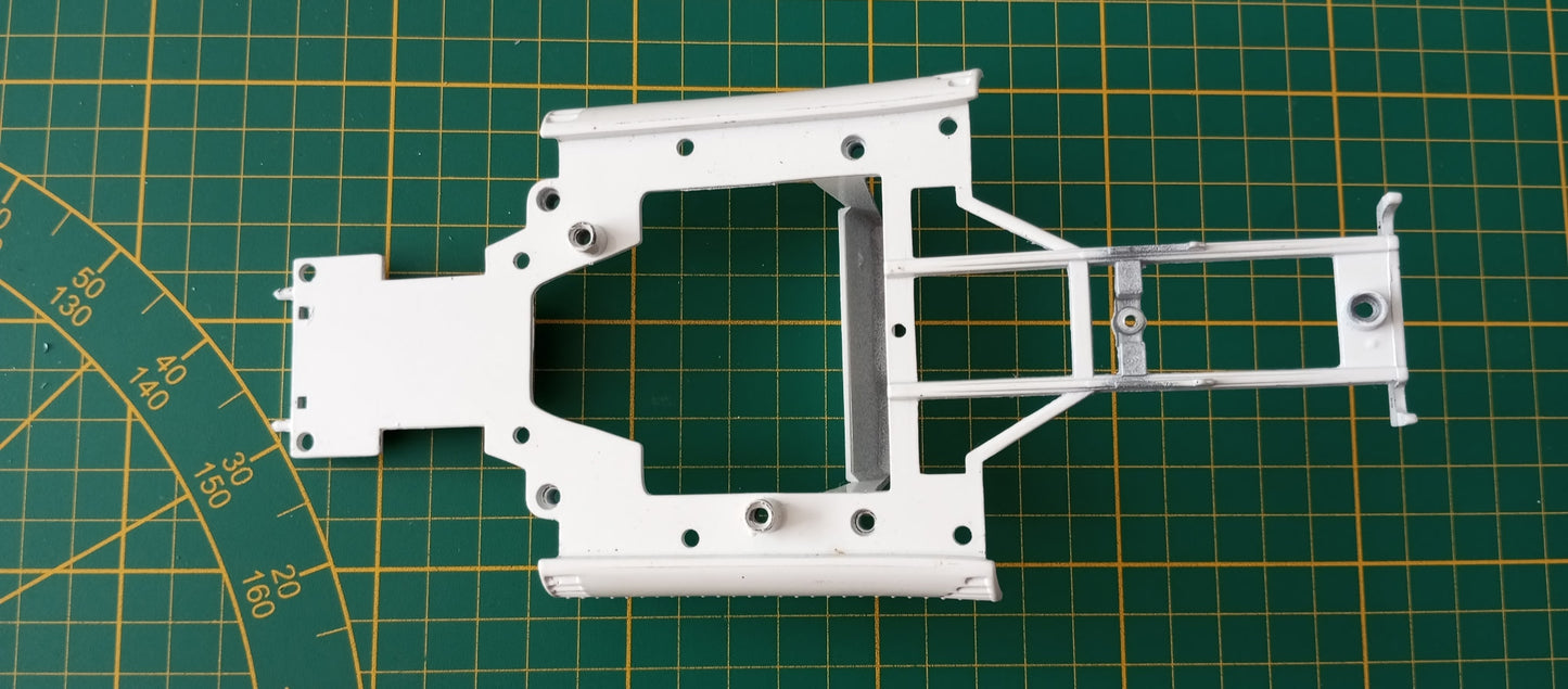 Châssis inférieur pièce détachée miniature Jouef evolution Ferrari 330 P4 1/18 1/18e 1/18ème #E70