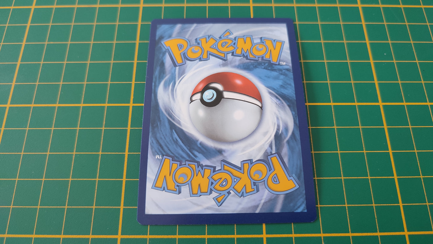 151/203 Carte Pokémon Badge Lune et Soleil peu commune reverse Epée et Bouclier EB07 Evolution Céleste #B10