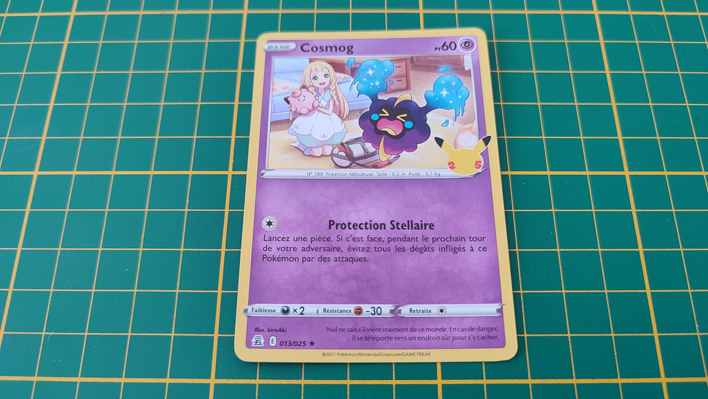 013/025 Carte Pokémon Cosmog rare holographique Epée et Bouclier EB07.5 Célébration #B10