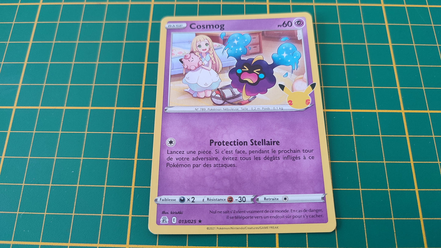 013/025 Carte Pokémon Cosmog rare holographique Epée et Bouclier EB07.5 Célébration #B10