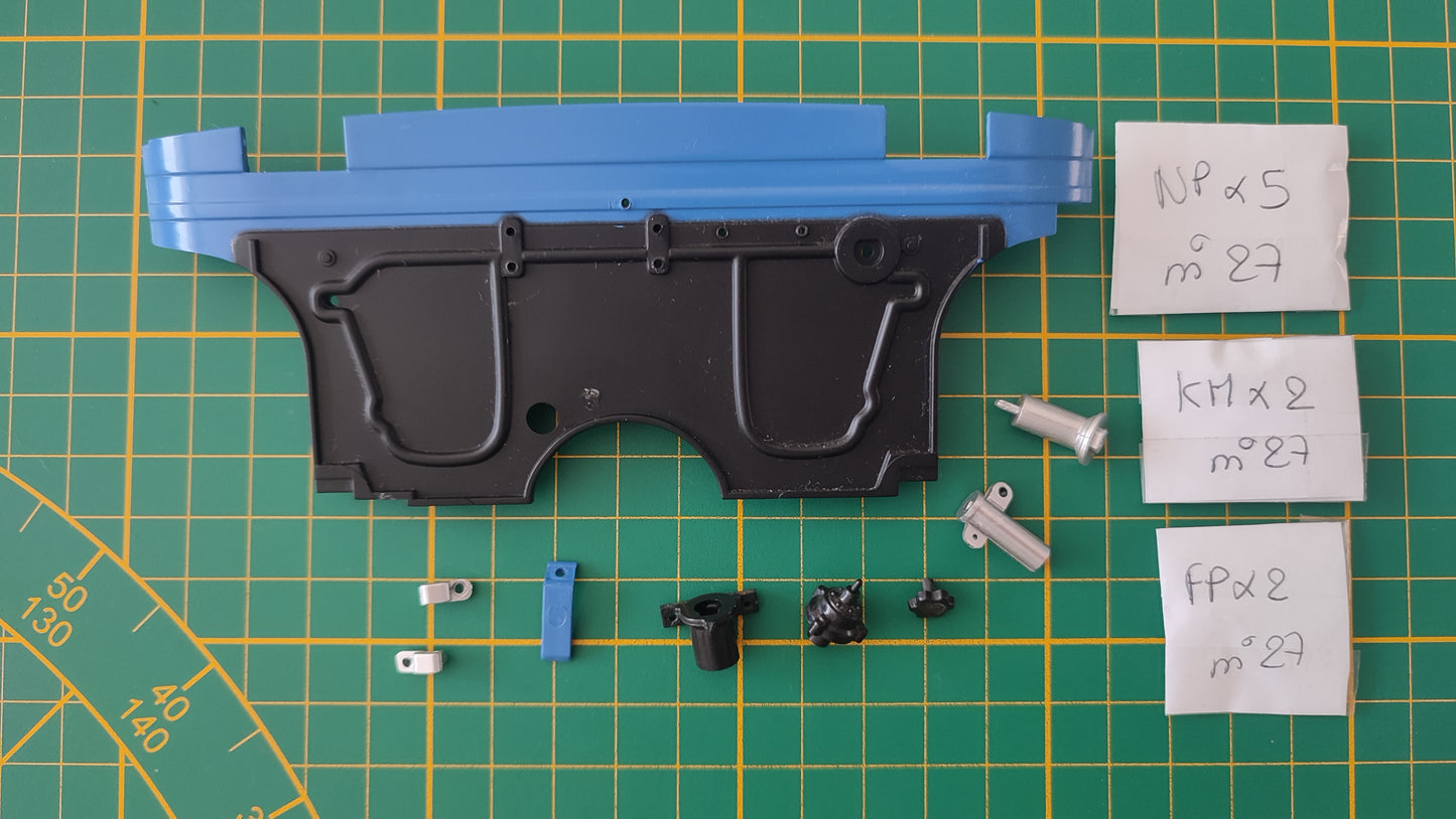 Lot pièces du fascicule n°27 pièce détachée Renault R8 Gordini 1/8 1/8ème Eaglemoss collections #D61