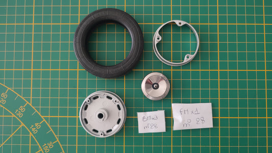 Lot pièces du fascicule n°28 pièce détachée Renault R8 Gordini 1/8 1/8ème Eaglemoss collections #D61